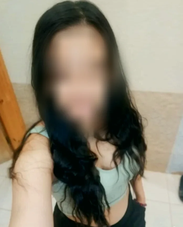 Mia, 29