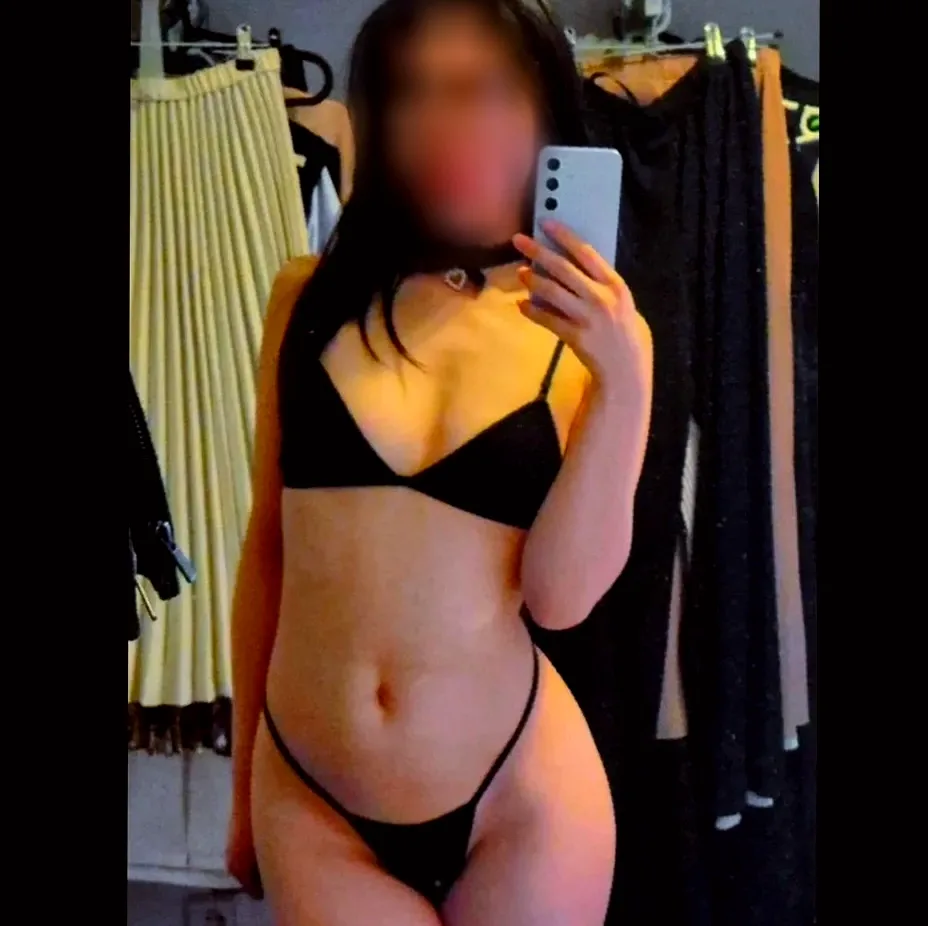 Rebecca, 20