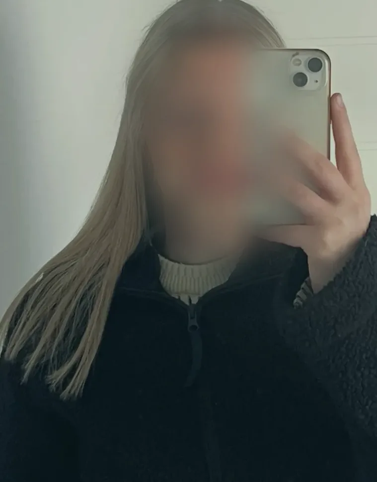 Sarah, 26