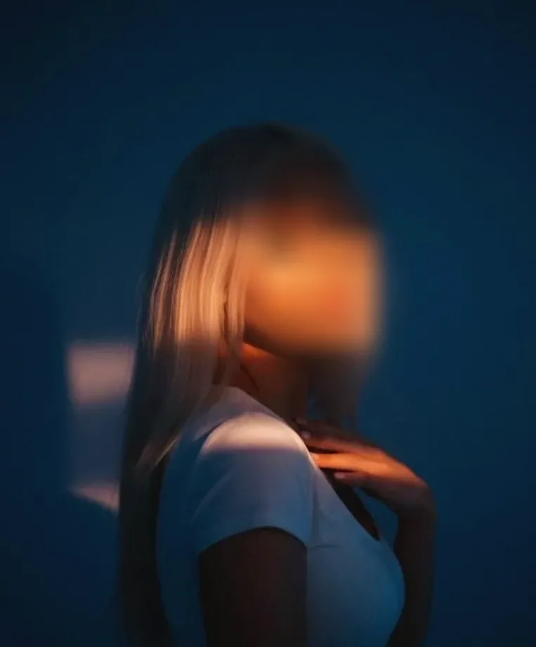 Svenja, 26