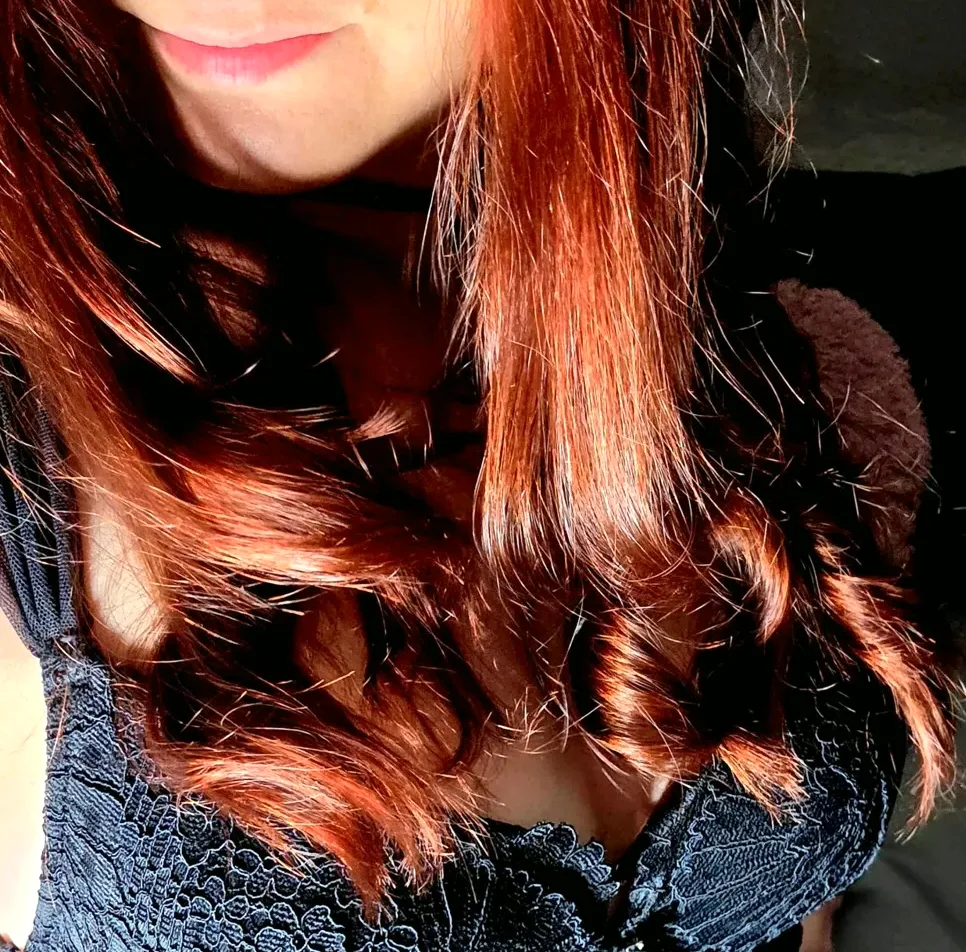 Viktoria, 29